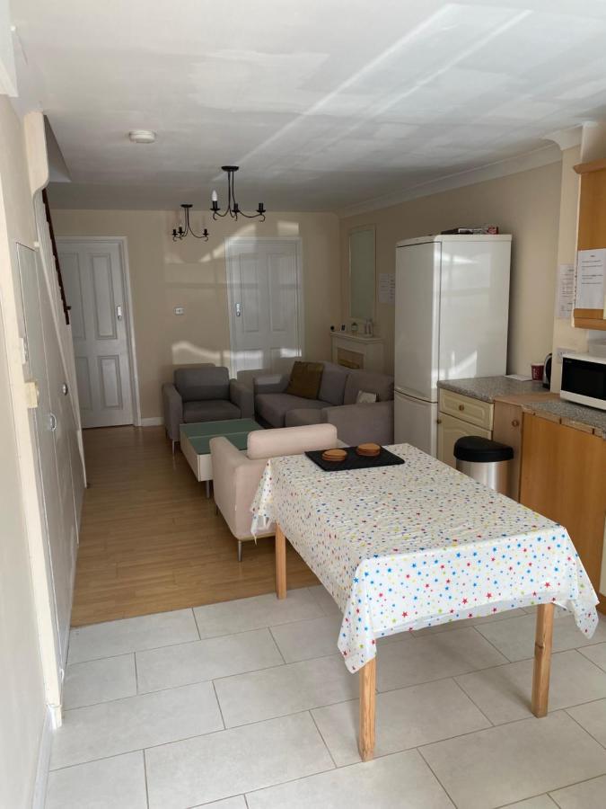 Single Room Only For One Adult Саутхолл Экстерьер фото